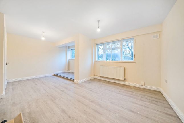1 Woodfield House,, Oakfield Close, New Malden photo 2