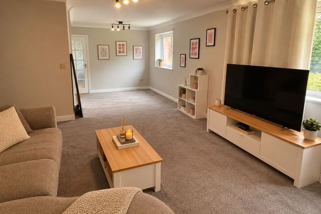 4, Montagu Court, Leeds photo 3