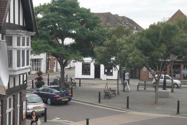 Flat 1, St Peters Court, High Street, Emsworth photo 2