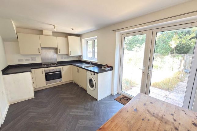 37, Guardian Way, Luton photo 2