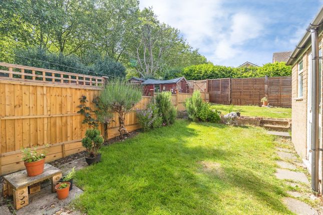 15, Bramble Avenue, Milton Keynes photo 2