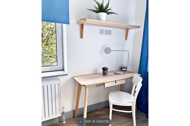 Studio, Church Way, Edgware photo 2