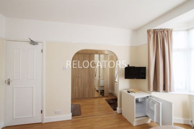 Room to rent in Forest View Road, Walthamstow