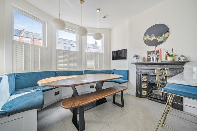12, Coldfall Avenue, London photo 3