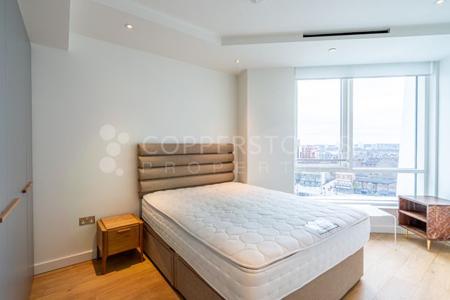 Flat to rent in Village Courtyard, London