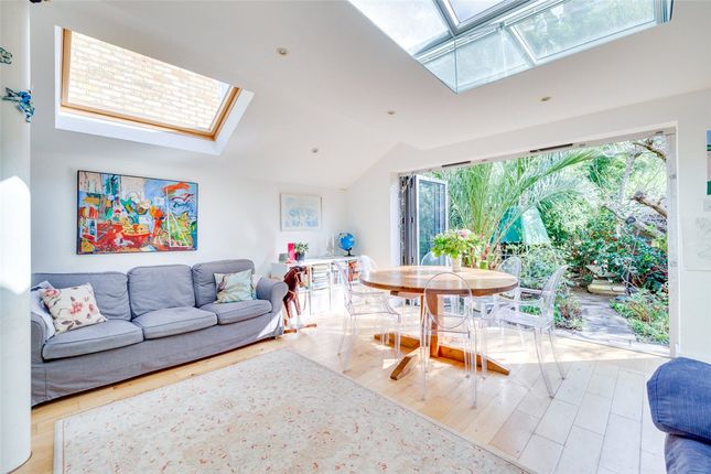 End terrace house for sale in Kenyon Street, Fulham, London