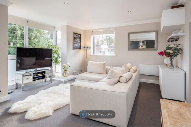 Thumbnail Flat to rent in Cardwell Crescent, Ascot