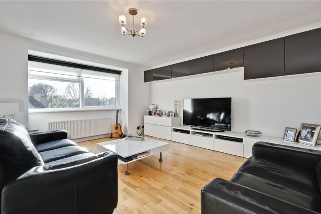 Flat 7, Abbotswood, 29, Oatlands Chase, Surrey photo 4
