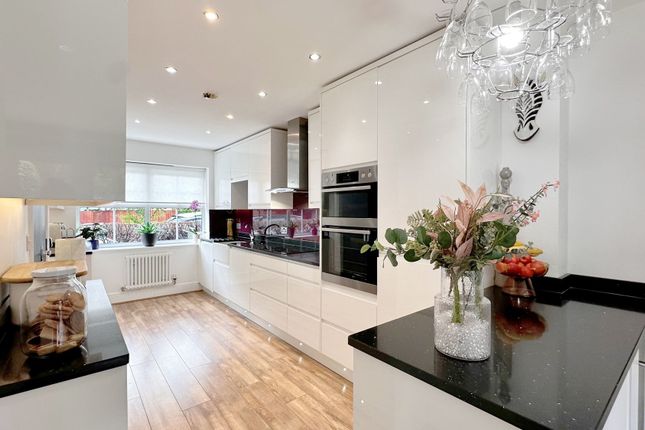4 Birchvale Close, Stockport photo 3