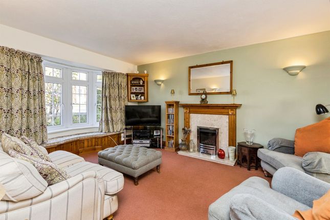 Copestake Drive, Burgess Hill photo 4
