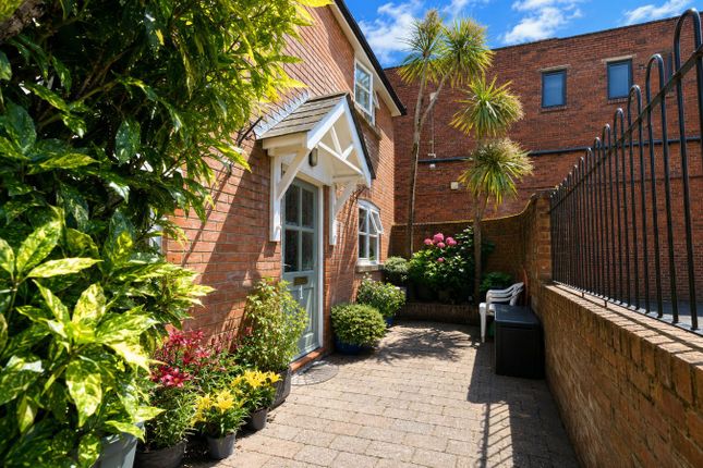 1, The George Mews, Ringwood photo 2