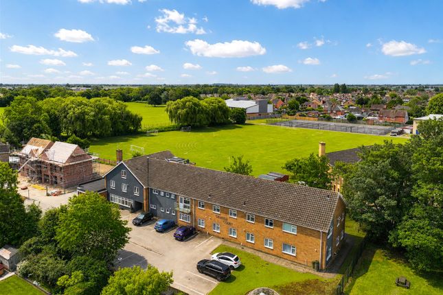 17 Grange Court, Grange Drive, Spalding photo 2
