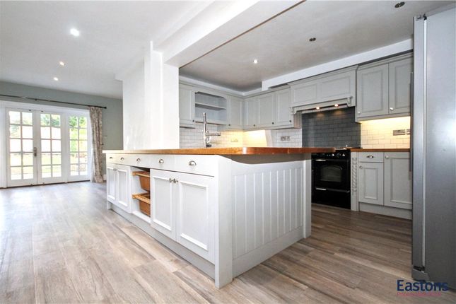 40, Meadow Walk, Tadworth photo 2