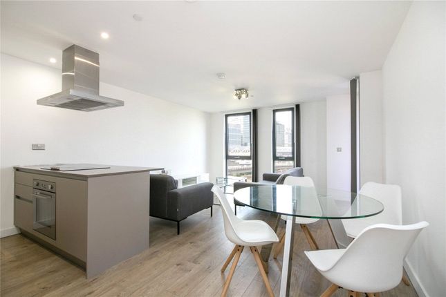 Thumbnail Flat for sale in Williamsburg Plaza, London