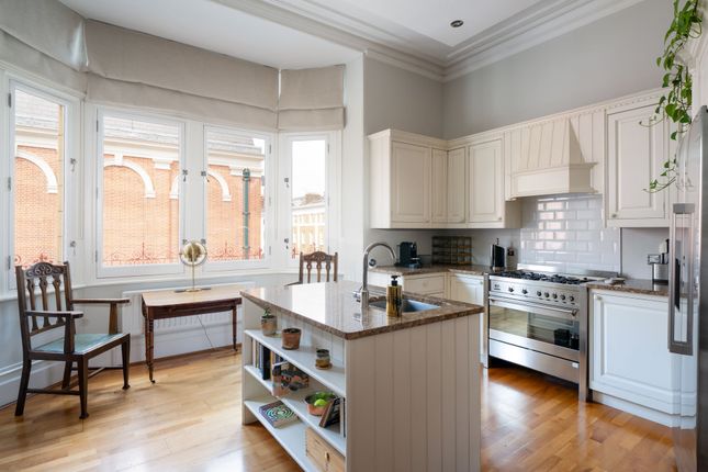 Flat 4, 6 Spanish Place, London photo 4