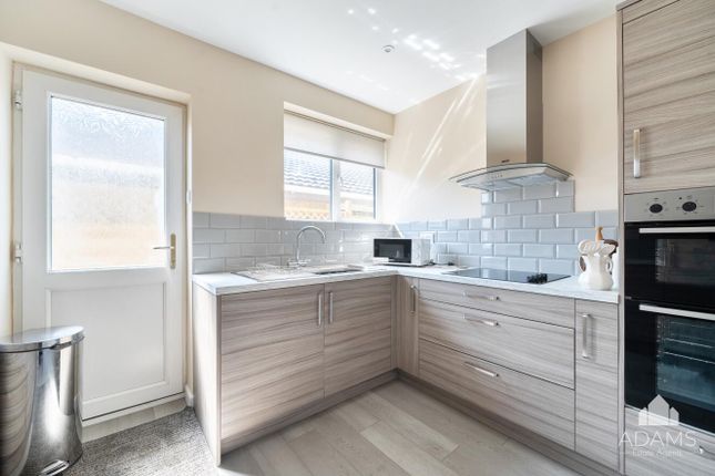 7, Ellenor Drive, Alderton photo 2