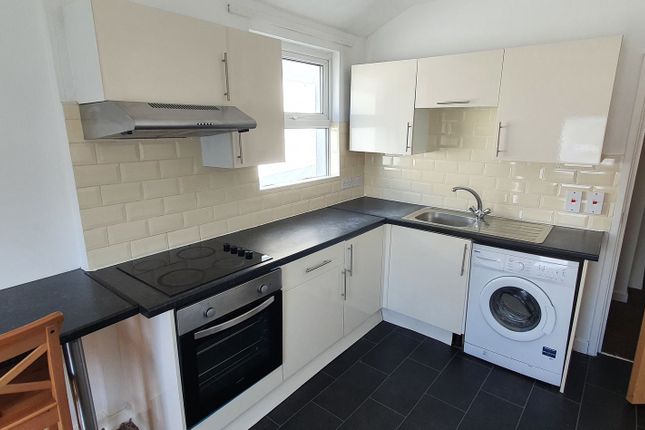 Flat 2, 97 Woodville Road, Cathays, Cardiff photo 5