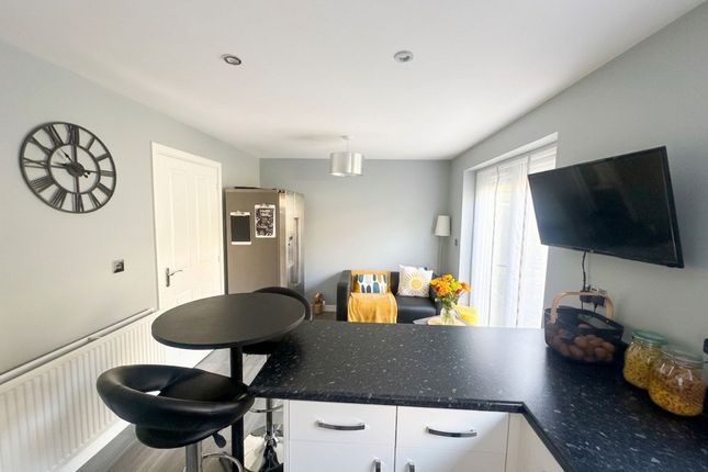 29 Green Crescent, Kettering photo 3