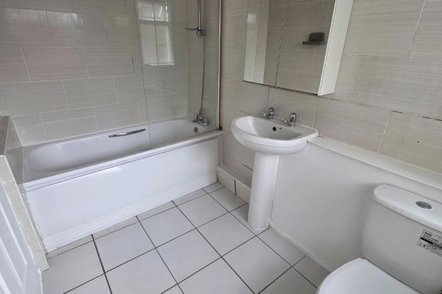 45, Queen Street, Pontypridd photo 2