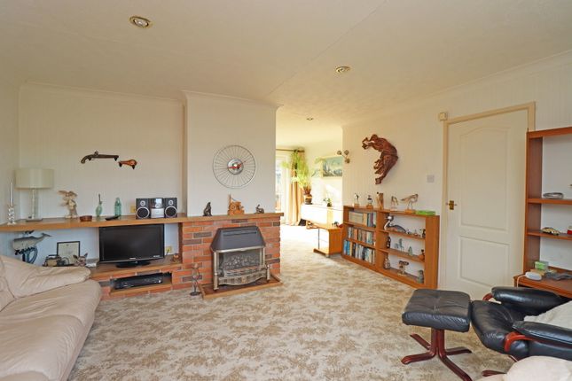 1, Aldous Close, Colchester photo 2