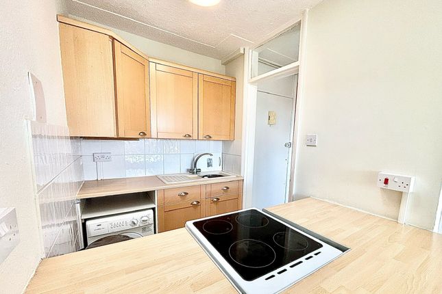 Flat 19, London photo 5