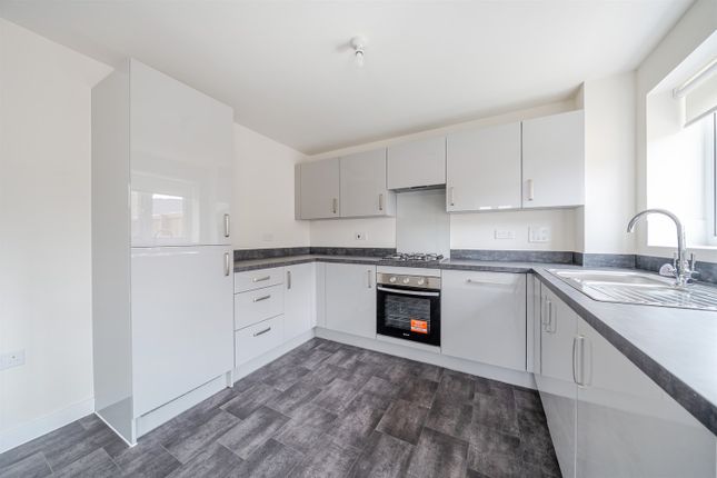 31, Thomas Cooper Drive, Gainsborough photo 2
