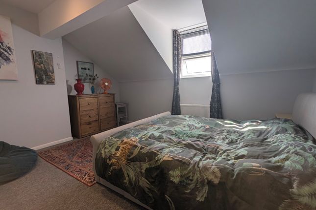 Flat 4, 11, Maison Dieu Road, Kent photo 5