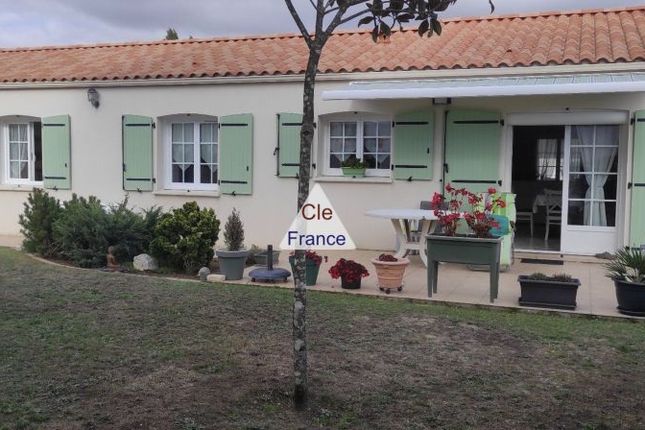 Detached house for sale in Olonne-Sur-Mer, Pays-De-La-Loire, 85340, France