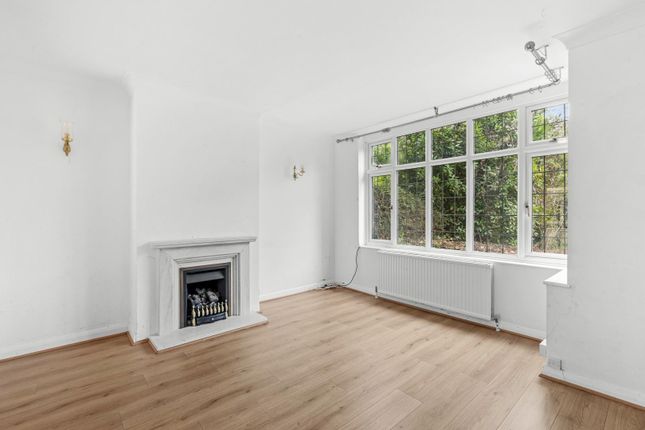 57 The Ridgeway, Stanley Hill, Amersham photo 4