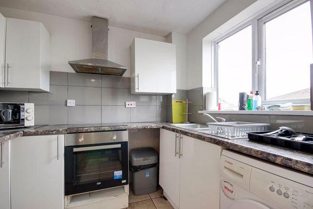 Flat for sale in Granary Close, London
