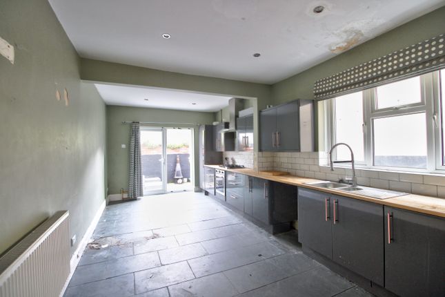 69, Risca Road, Newport photo 3