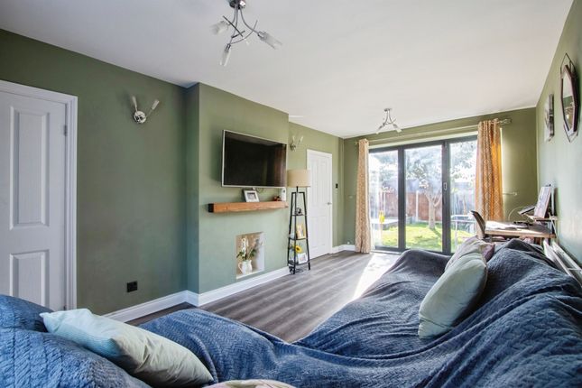 4, Murton Close, LEEDS photo 4
