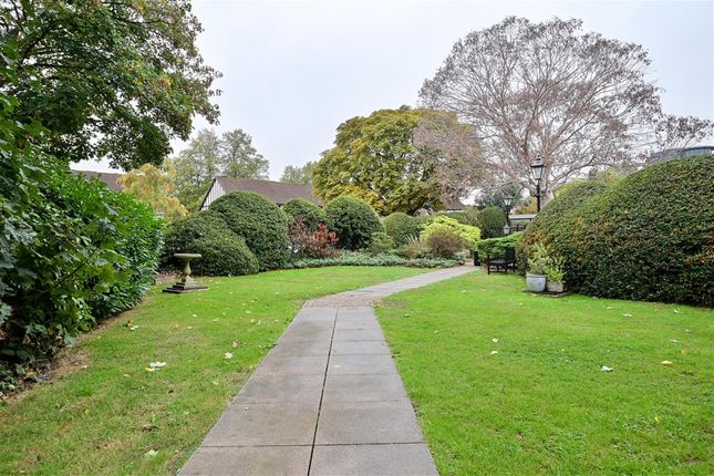 Monks Walk, Reigate photo 2