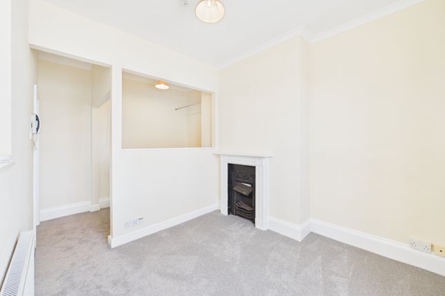 Flat 10, Eton House, Cheltenham photo 4