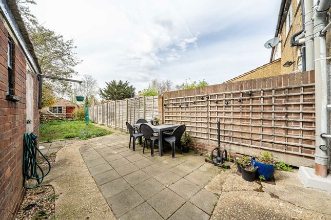 70, Hampton Lane, Feltham photo 4