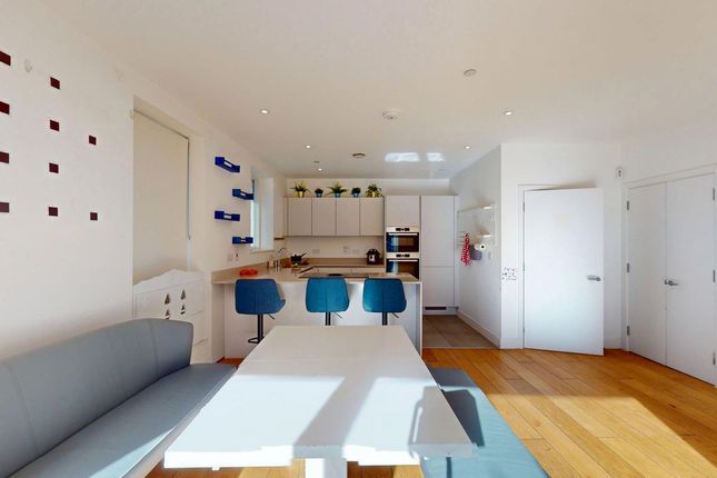 West Parkside, London photo 2