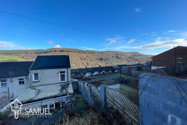 End terrace house for sale in Vale View Terrace, Mountain Ash