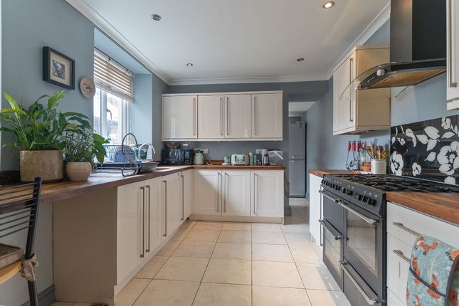 12 St. Lukes Road, Pontypool photo 2