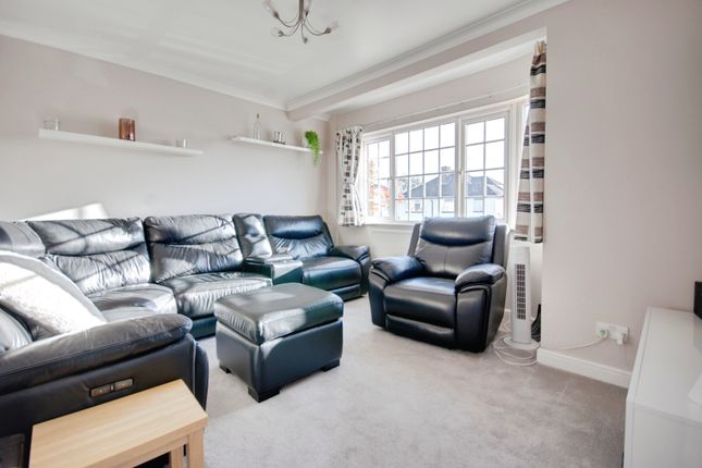 Oakleigh Drive, Rickmansworth photo 2
