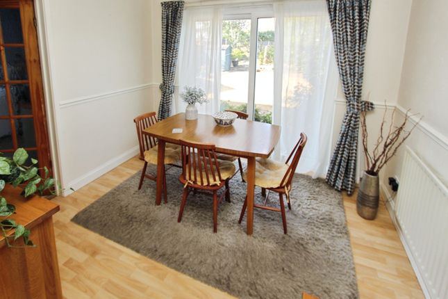 9, Riber Close, Long Eaton photo 4