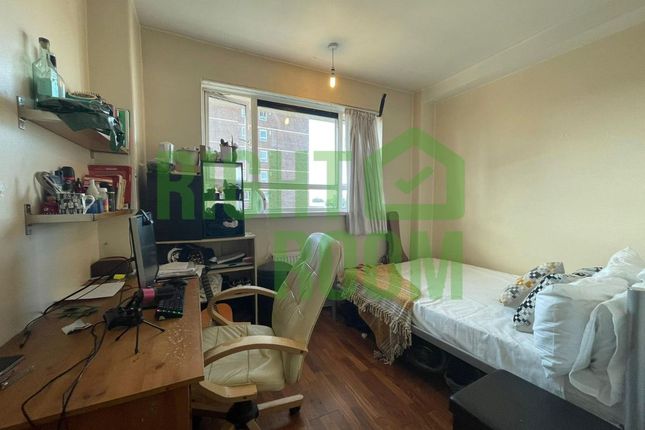 Flat to rent in Dombey Street, London