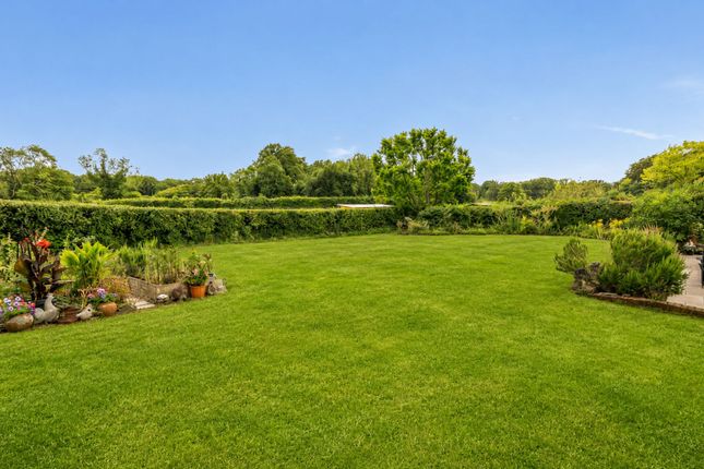 6 Cunliffe Close, Epsom photo 4