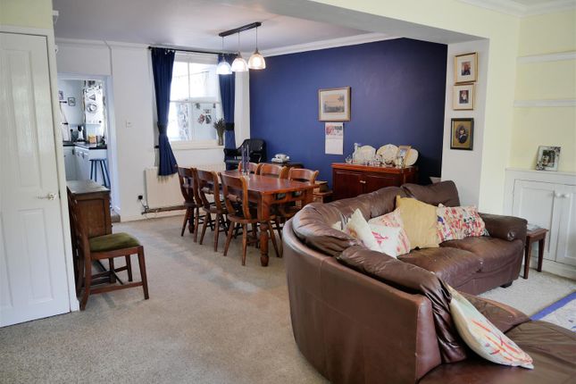 80, London Road, Calne photo 2