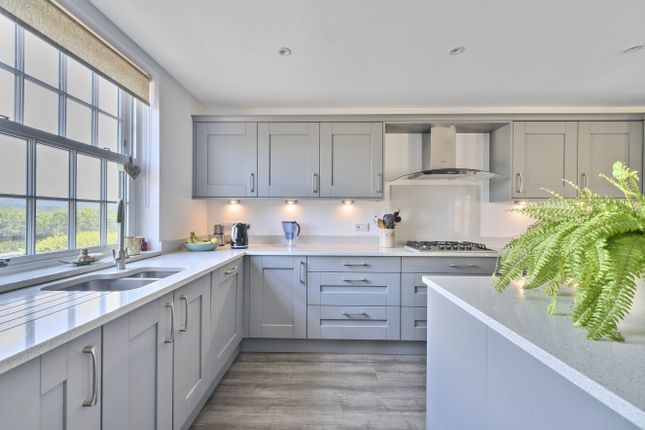 3, Falcon Close, Ilminster photo 4