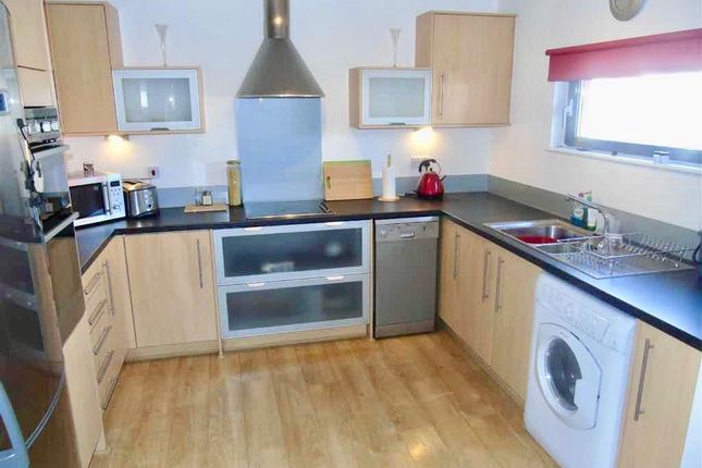 Thumbnail Flat to rent in 26 St Catherine Court Marina, Swansea