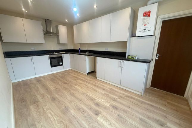 Flat 2, Sutton Lane, Slough photo 3