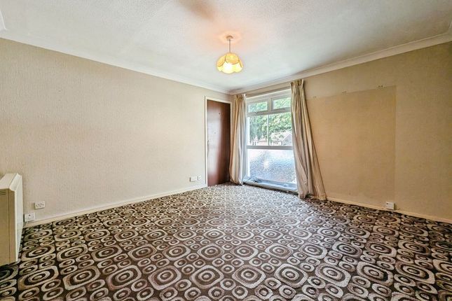 18, Wood Grove, Newcastle Upon Tyne photo 3