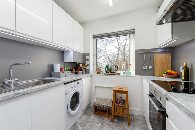 Flat 20 Grayswood Point,, Grayswood Point, Roehampton photo 3