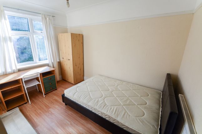 Terraced house to rent in Ash Road, Leeds