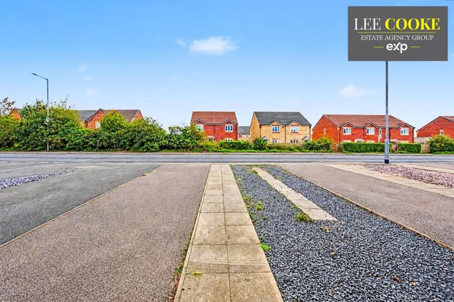 19, Lime Pit Lane, Cannock photo 4